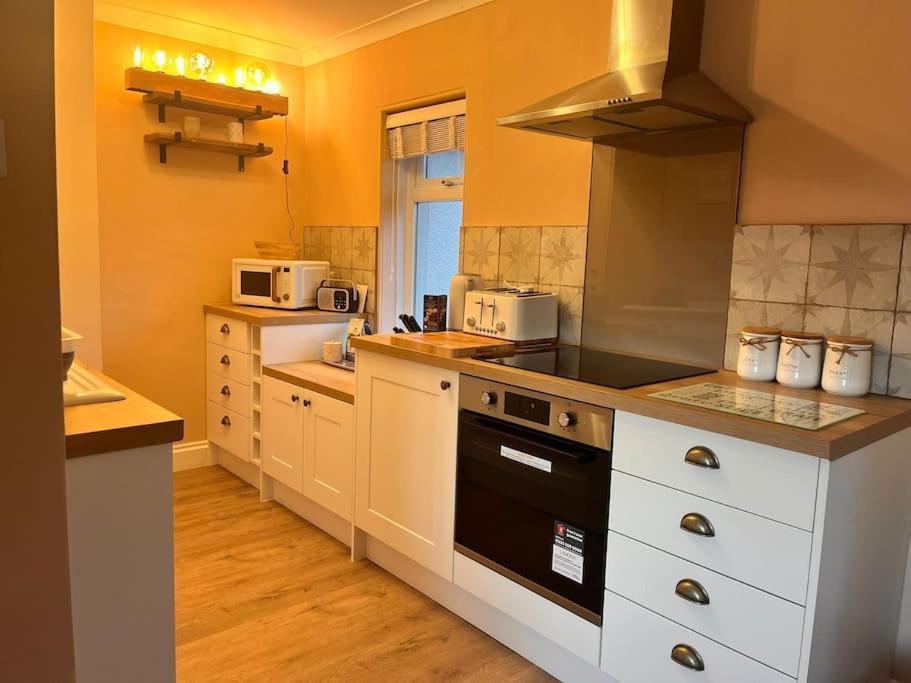 Blue Anchor House - Seaview, Hot Tub Apartments Εξωτερικό φωτογραφία